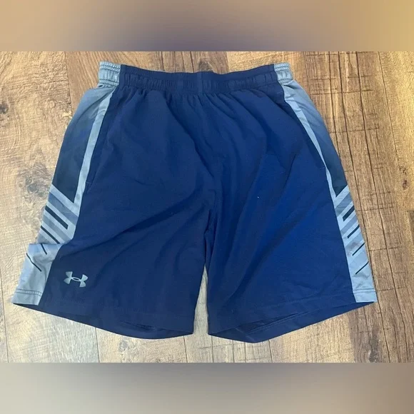 Under Armour Mens shorts 2 pairs Sz large loose fit - Picture 2 of 7